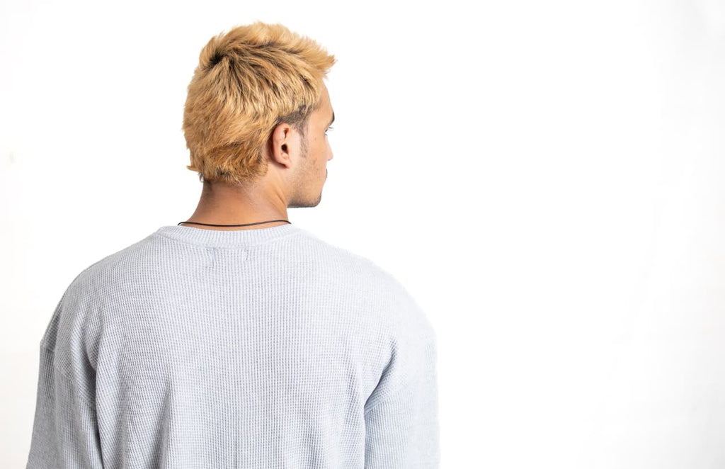 Down shoulder baggy shirt